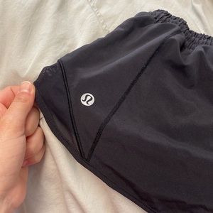 Black Lululemon Hotty Hots, Low-Rise size 6 2.5”